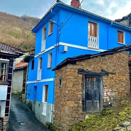 Villadecelis Mieres  Buitenkant foto