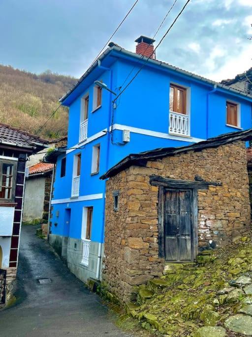 Villadecelis Mieres  Buitenkant foto